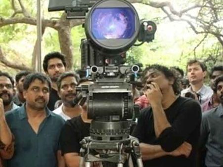 ஃபெப்சி வேலை நிறுத்தம்... மூன்றாம் நாளாக படப்பிடிப்புகள் பாதிப்பு!