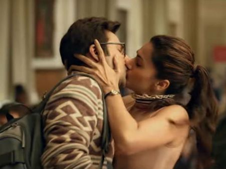 பிகினி... முத்தக்காட்சிகள்... பட்டையைக் கிளப்பும் டாப்ஸி!