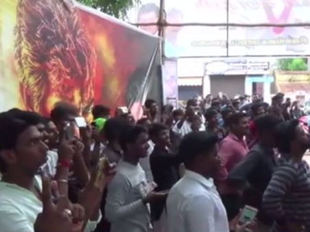 'விவேகம்' வெளியான தியேட்டர்களுக்கு நோட்டீஸ்!