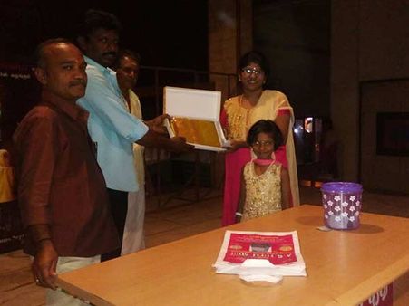 மகளிர் மட்டும் ஸ்பெஷல்... மூன்று நாட்களில் 3000 பேருக்கு பட்டுச் சேலை!