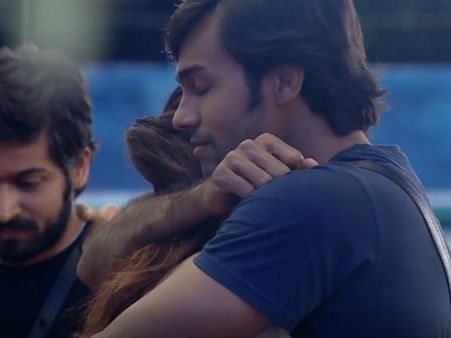 ஆரவ் போதும்ப்பா விடுப்பா... பிந்துவை கட்டிப்பிடித்துக் கலங்கடித்த ஹவுஸ்மேட்ஸ்!