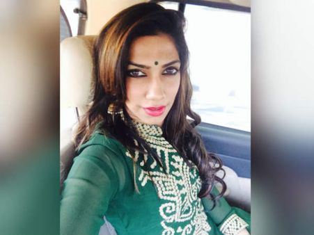 புது போன் வாங்க பாவனா போட்ட பிளான்!