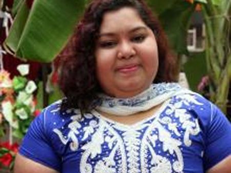 சும்மா கொடுப்பாங்களா ரூ. 50 லட்சம் துட்டு: ஆரவை கலாய்க்கும் ஆர்த்தி