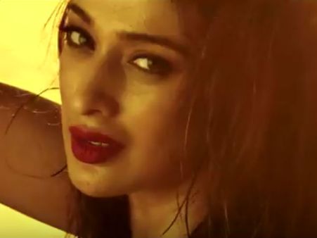 படுகவர்ச்சியாகக் களமிறங்கும் ராய் லட்சுமி - 'ஜூலி -2' ட்ரெய்லர்