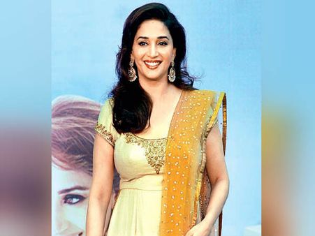 அந்த வெடுக் வெடுக் இடுப்பு.. மறக்க முடியுமா மாதுரியை.. வேற மாதிரி வர்றாங்கண்ணே!