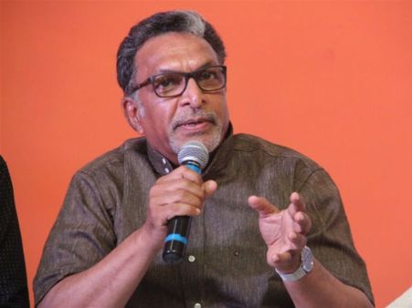 மலையாள நடிகர்கள் சீன் போடுவது இல்லை, அவர்களை இயக்குவது ஈஸி: நாசர்