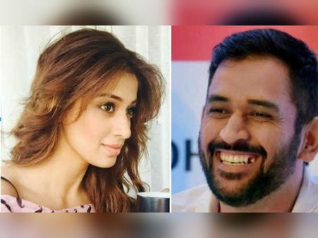 அது யாரு டோணி?: சர்ச்சையை கிளப்பிய ராய் லட்சுமி