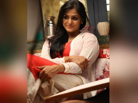 ரெஜினாவுக்குப் பதிலாக ரம்யா நம்பீசன்!