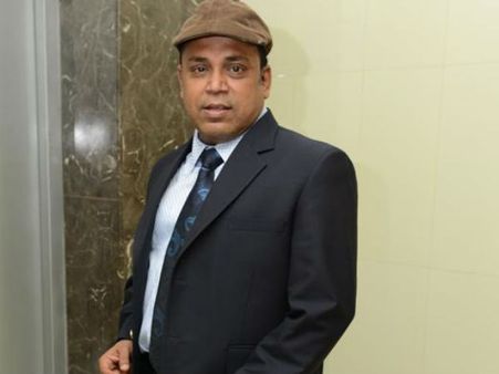 மகனுக்காக மீண்டும் இயக்குநராகும் தம்பி ராமையா! - என்ன கதை?