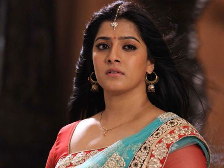 வரலெட்சுமி நடிக்கும் 'காட்டு'... அக்டோபர் 5-ம் தேதி ரிலீஸ்!