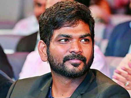 இந்த விக்னேஷ் சிவனுக்கு வாயைக் கொடுத்து வாங்கிக் கட்டிக்கிறதே வேலையாப் போச்சு