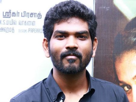 ஜால்ரா அடிச்சது போதும்: விக்னேஷ் சிவனை வறுத்தெடுக்கும் சூர்யா ரசிகர்கள்