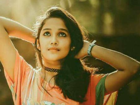 அஜித் மகளின் லேட்டஸ்ட் லுக் - வைரலாகும் போட்டோ