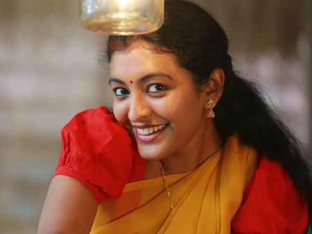 பாலியல் தொல்லை கொடுத்தவனை ஃபேஸ்புக்கில் போட்டோ போட்டு அசிங்கப்படுத்திய நடிகை