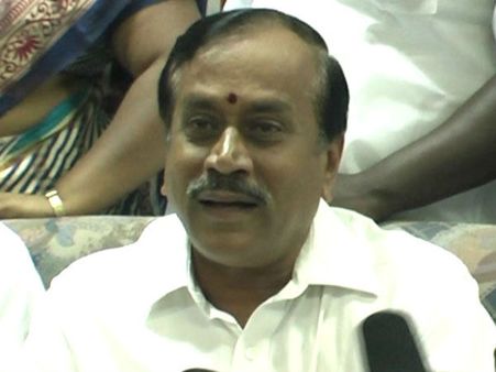 ஜோசப் 'மெர்சல்' விஜய் விவகாரம்: குஷ்புவின் இந்த கேள்விக்கு ராஜா பதில் சொல்வாரா?