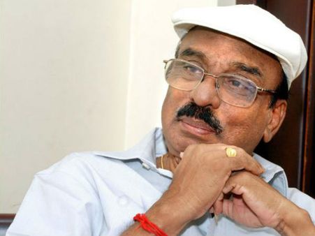 150 படங்களை இயக்கி சாதனைப் படைத்த ஐவி சசி!