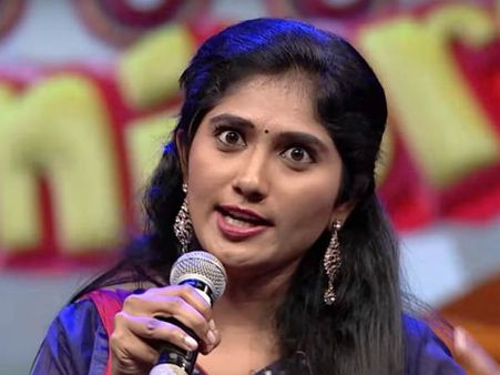 படங்களில் நடிச்சே தீருவேன்: பெற்றோருடன் மல்லுக்கட்டும் ஜூலி?