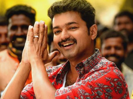 ஏன், எங்க தளபதி படத்திற்கு மட்டும் எப்ப பார்த்தாலும் பிரச்சனையா இருக்கு?: ரசிகர்கள் கவலை #Mersal