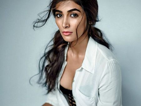 ராம் சரணுடன் ஐட்டம் சாங்குக்கு ஆடும் பிரபல நடிகை!