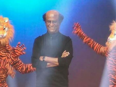 இந்தியர்களுக்கு வேலை... ஒரு இந்தியனா துபாய் அரசருக்கு நன்றி! - ரஜினிகாந்த்