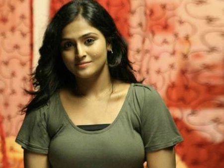 நடிகர் சங்கத்தில் பெண்களுக்கு 50% இட ஒதுக்கீடு - போர்க்கொடி தூக்கும் நடிகை