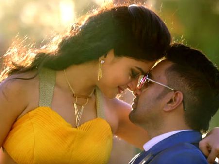 நடிகர் சந்தானத்தை தேடும் போலீஸ்- அவரது படங்கள் என்னாகும்?