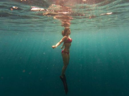 கடல்கன்னியாக மாறிய நடிகை ஸ்ரேயா - வைரலாகும் பிகினி போட்டோஷூட்!