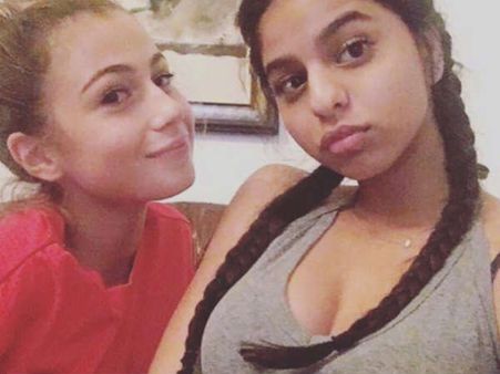 கொஞ்சம் டீசன்ட்டா டிரஸ் பண்ணுமா: சூப்பர் ஸ்டார் மகளை விளாசிய நெட்டிசன்ஸ்