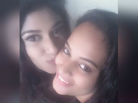 சுஜா வருணிக்கு ஓவியா கொடுத்த ஸ்பெஷல் பிறந்தநாள் பரிசு: வைரலான போட்டோ