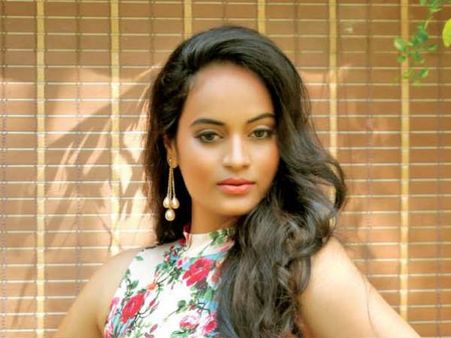 'அப்பா' கமல் மனதில் ஒரு இடம், ஸ்பெஷல் பரிசு: துள்ளிக் குதிக்கும் சுஜா வருணி