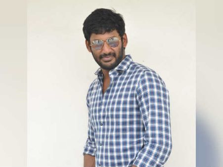 ஜெயலலிதா படித்த பள்ளியில் விஷால்!