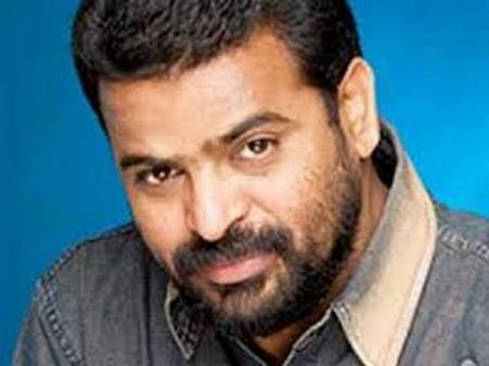 கமலுக்கு மக்கள் பிரச்சனையை விட அதிமுகவை விமர்சிப்பது தான் முக்கியம்: அமீர் பொளேர்