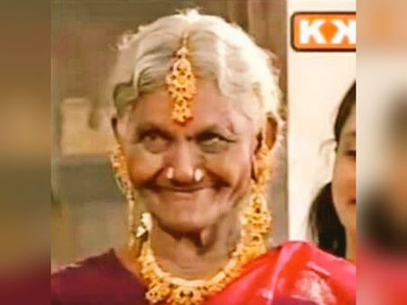 இந்த பொண்ணு ஓகேவா ஆர்யா?: கலாய்க்கும் நெட்டிசன்ஸ்