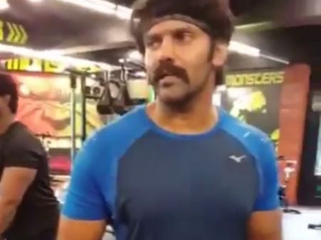 'ஏப்ரல் மே-யில் கல்யாணமா?' - ஜிம்மில் ஆர்யா பேசும் வீடியோ!