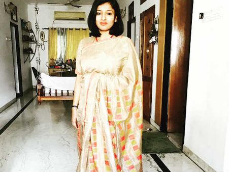 ஓவியா மாதிரி ட்ரை பண்ணும் காயத்ரி ரகுராம்!