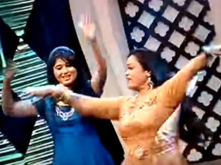 கலா மாஸ்டருடன் மோதி அசிங்கப்பட்ட ஜூலி: வைரல் வீடியோ