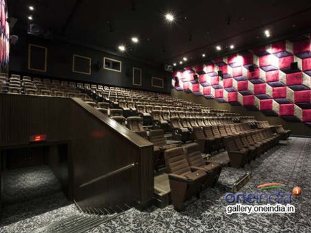 தொடரும் ரெய்டு... ஜாஸ் சினிமாவில் இன்னிக்கு ஷோ இருக்கா?