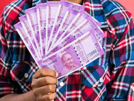 ரூ. 2 கோடி தருகிறேன், என்னை விட்டுடுங்க: கெஞ்சும் பிக் பாஸ் போட்டியாளர்