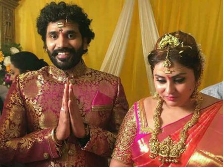 உங்க நமீதா இன்று முதல் திருமதி. வீரா: வாழ்த்துங்கள் மச்சான்ஸ்