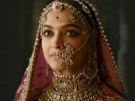 தீபிகா, பன்சாலி மீது நடவடிக்கை எடுக்கவேண்டும் - பிளேட்டை திருப்பி போடும் குஜராத் முதல்வர்!