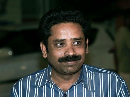 ரசிகர்களின் கடும் எதிர்ப்பால் சீனு ராமசாமி ட்வீட் நீக்கம்!