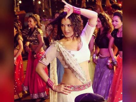 சன்னி லியோனும் பிரேம்ஜி ஸ்டைலை காப்பியடிச்சிட்டாங்களாம்..!