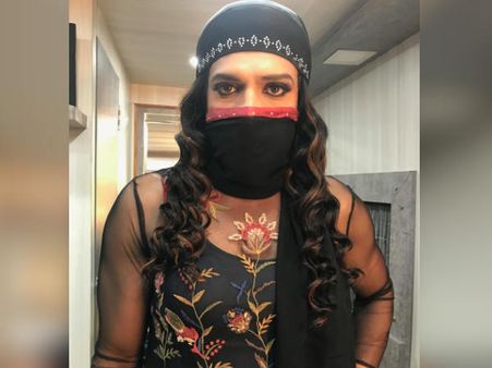 இந்த பேரழகி எந்த பிரபல நடிகர் என்று கண்டுபிடிங்க...