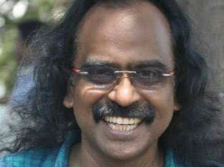 வெத்தலை போட்டமாதிரி பேசும் கார்த்திக்கையே பாடகராக்கியவர் ஆதித்யன்