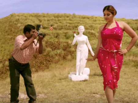 அஞ்சலியா இப்படி..? 'ரோசாப்பூ' படத்தில் என்ன கேரக்டர் தெரியுமா?