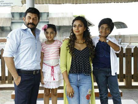 இந்த வயசுலயும் அரவிந்த் சாமி எப்படி அழகாக இருக்கிறார் தெரியுமா?: ரகசியத்தை சொன்ன அமலா பால்