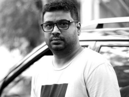 அய்யோ, ஆர்.கே. நகரில் வசிக்காம போயிட்டேனே: ஃபீல் பண்ணும் பிரபல இயக்குனர்