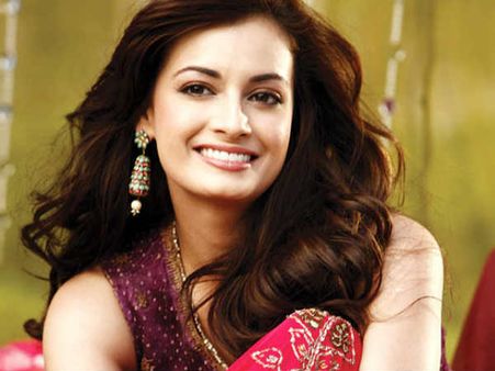 அந்த நாட்கள்ல நாப்கின் பயன்படுத்தாதீங்க... பிரசாரம் பண்ணும் பிரபல நடிகை!