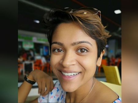 என்ன பண்ணீங்க, உண்மையை சொல்லுங்க: செல்வராகவன் மனைவியை கேட்கும் ரசிகர்கள்