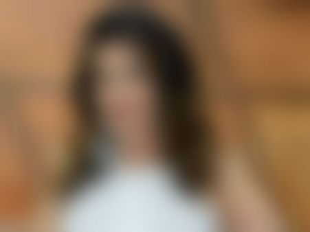 இளவரசியாக நடிக்க வைக்க இந்த இயக்குனருக்கு வேறு ஆளே கிடைக்கலையாக்கும்?